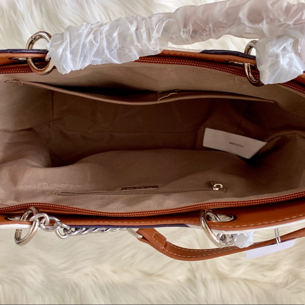 Handbag - Picture 3 of 3